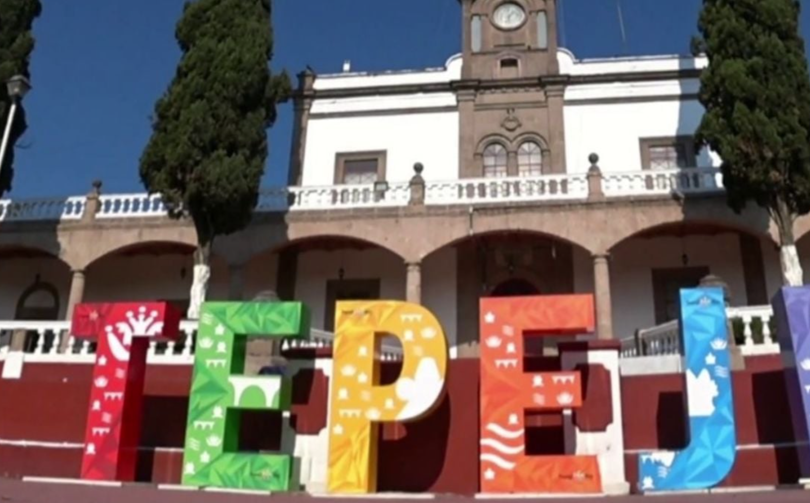 Construyen letras gigantes para atraer turismo en Hidalgo